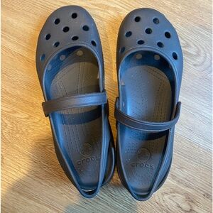 CROCS women’s Karin clogs. Brown. Size 10. Excellent condition.  $17